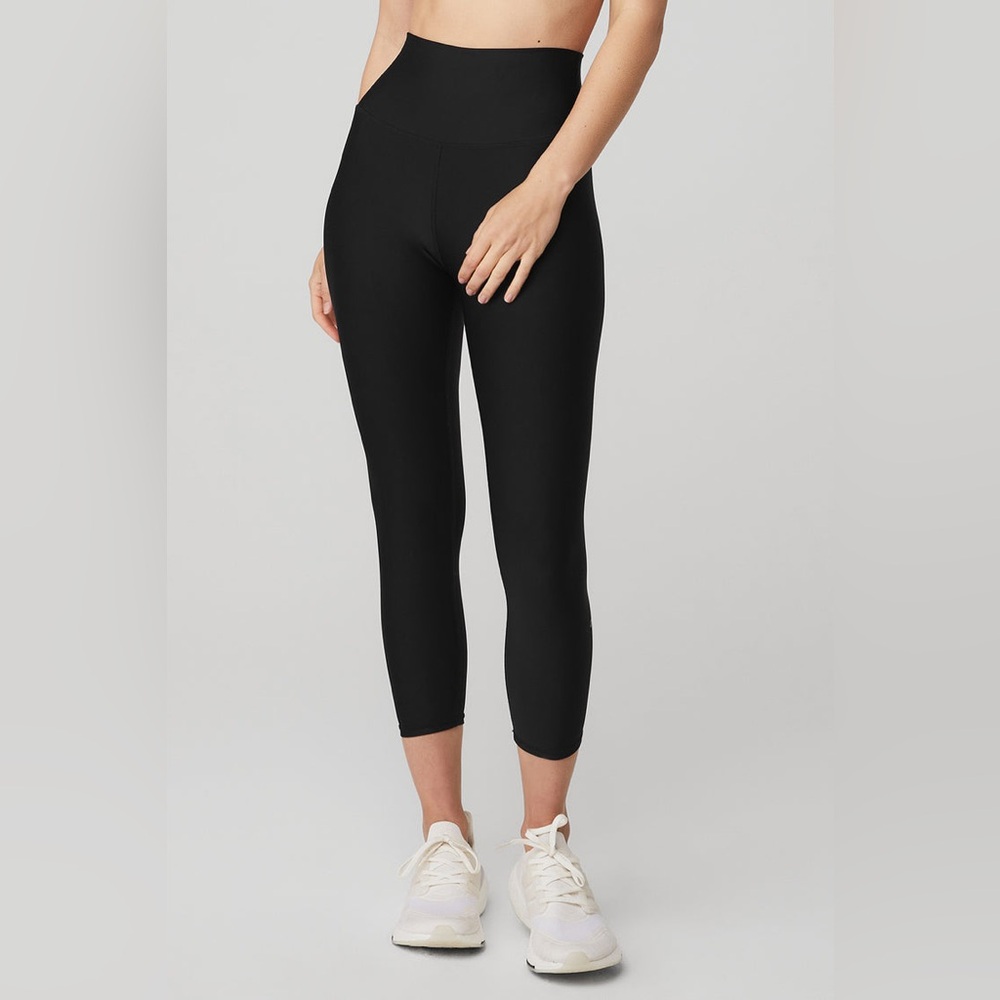 Black Alo Yoga High-Waist Airlift Capri Size Small